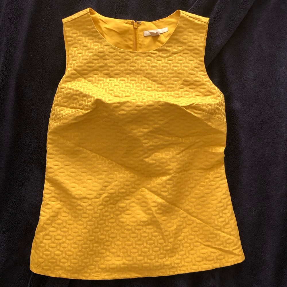 Gold Banana Republic sleeveless shirt